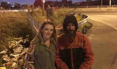 Couple raises thousands for homeless veteran to thank him for selfless act